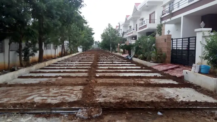 Concrete road being laid, December 2018